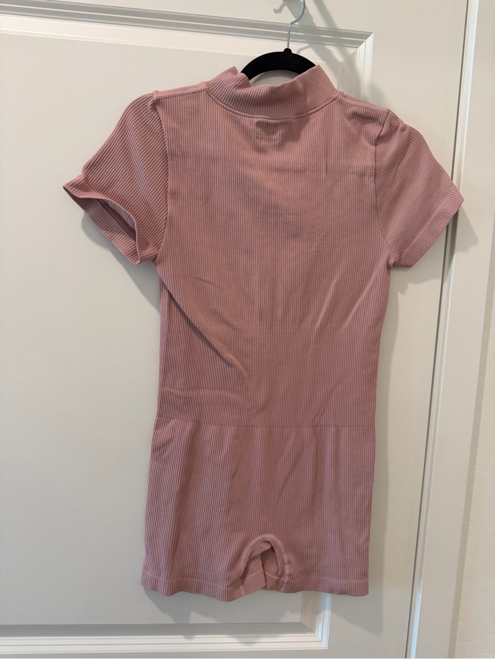 Amazon Pink Ribbed Short-Sleeve Zipper Romper - Picture 5 of 5